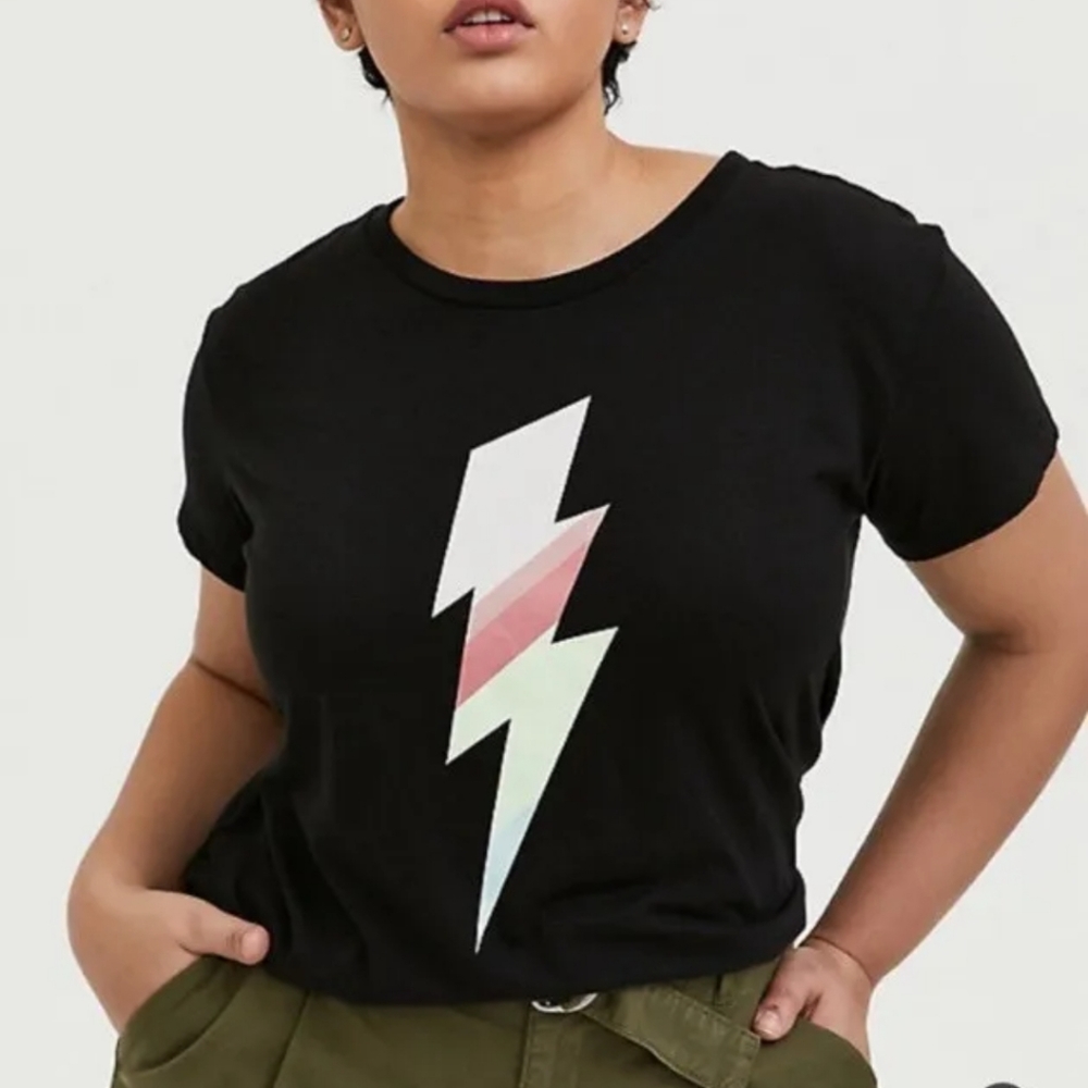Plus Size 2x or 3x Torrid lightening bolt crop top black nwot tshirt shirt